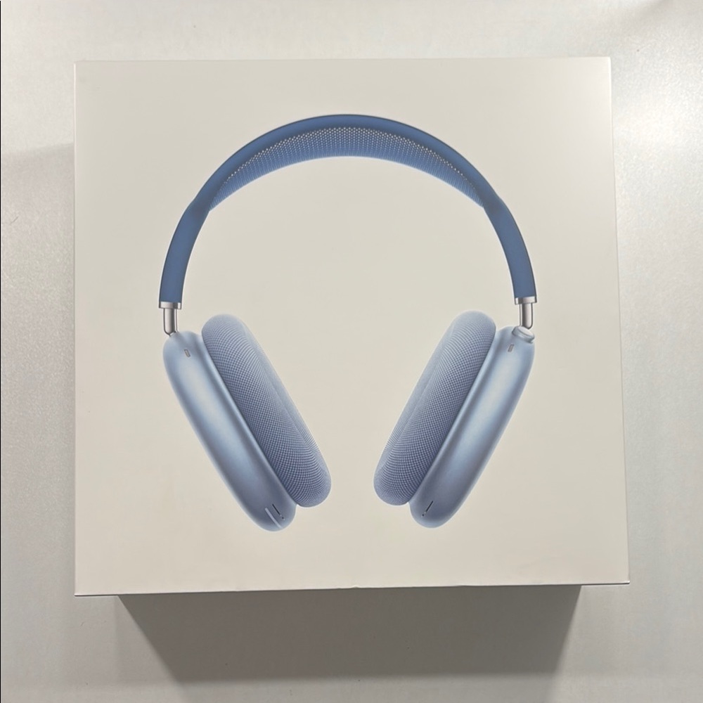 AirPods Max sky blue